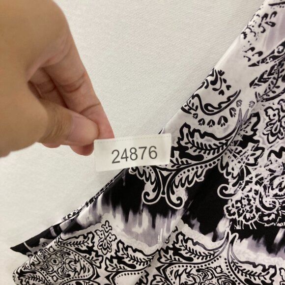 New World Unity size XL Black White Embellished Split Neck Boho Festival Top - Picture 9 of 9